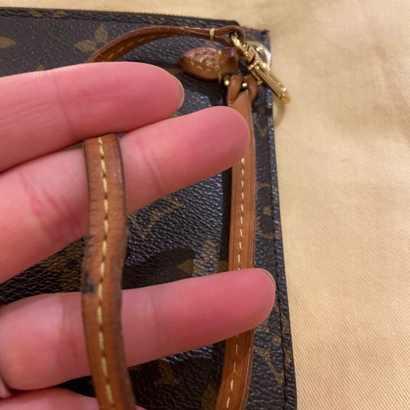 Authentic Louis Vuitton Pochette - Picture 9 of 13